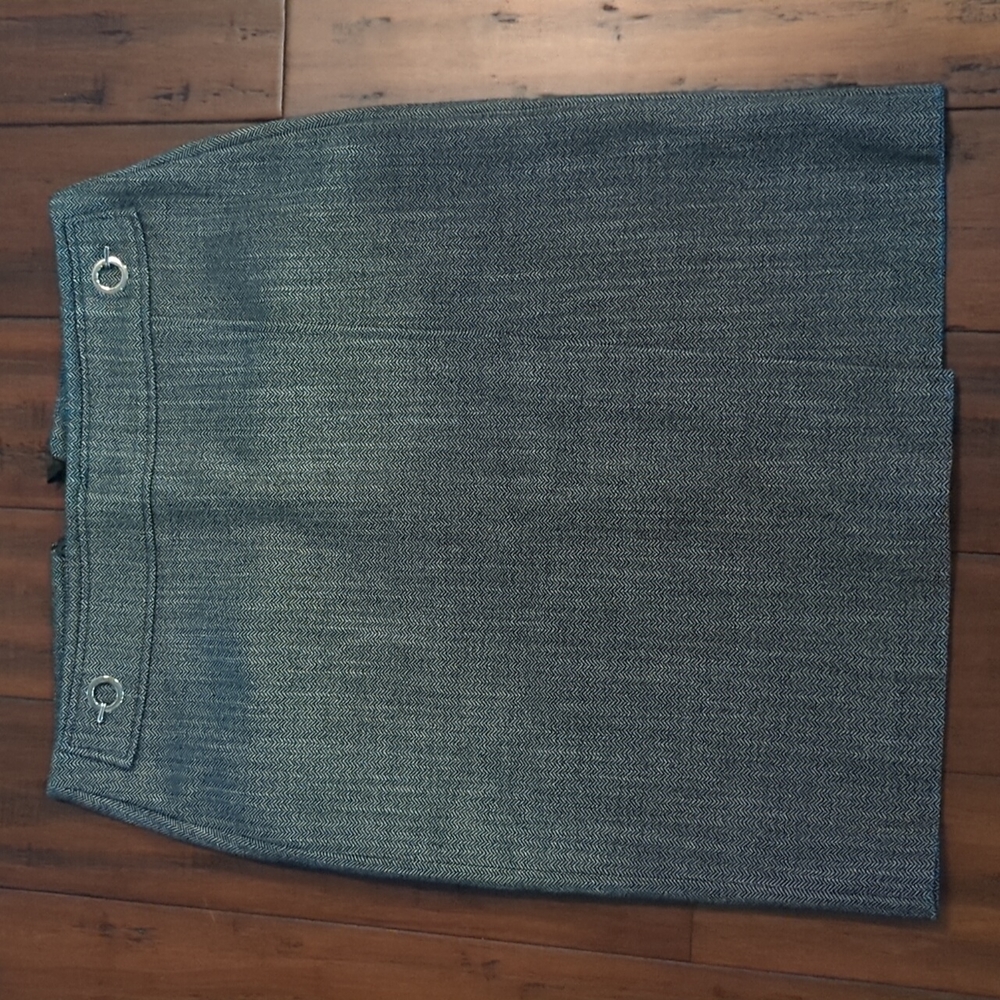 H&M Black Design Skirt -Size 8